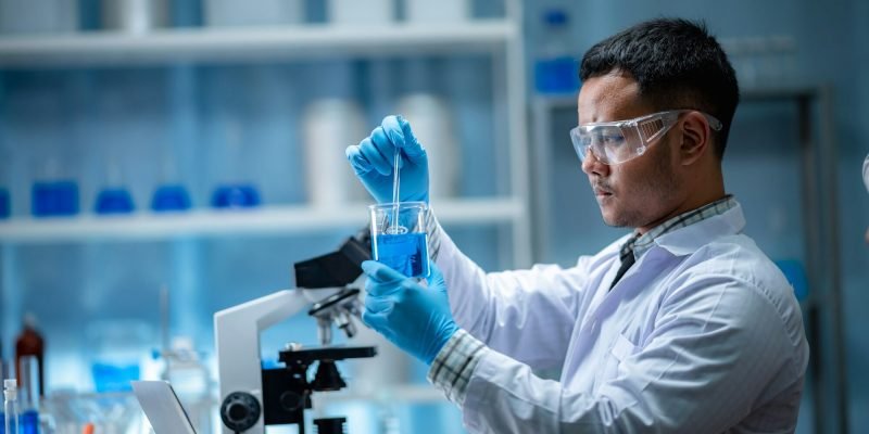 the-researchers-are-working-in-a-chemical-laboratory--e1722004665784