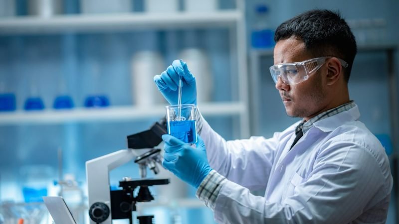 the-researchers-are-working-in-a-chemical-laboratory--e1722004665784